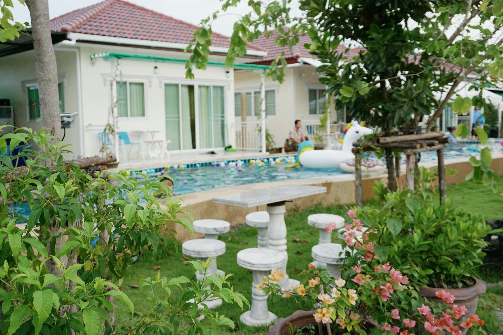 Sky And Water Resort Cha-Am Exterior photo